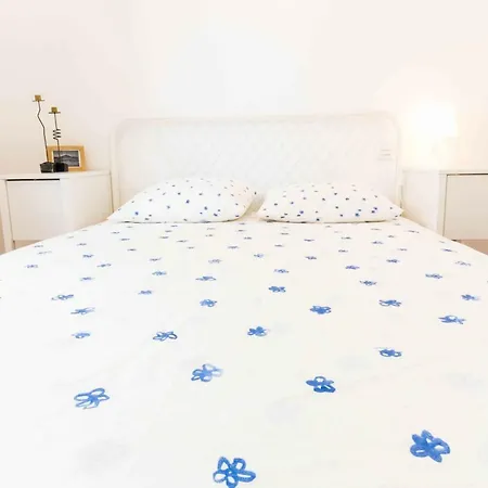 Casa Delfin On Center Beach: Wifi, Netflix, Aircon... Holiday home